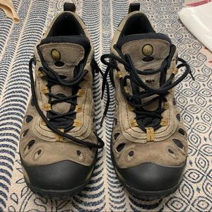 Merrill Chameleon III Ventilator GTX Size 9.5.